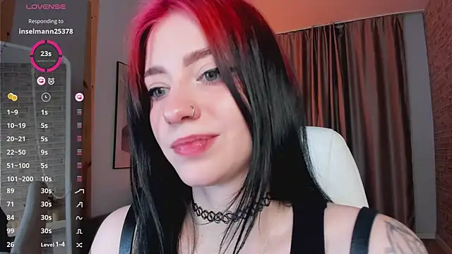 Snapshot of arielabradberry chatting on 12.27.24 arielabradberry online show from 12.27.24