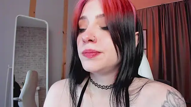 Snapshot of arielabradberry chatting on 01.15.25 arielabradberry online show from 01.15.25