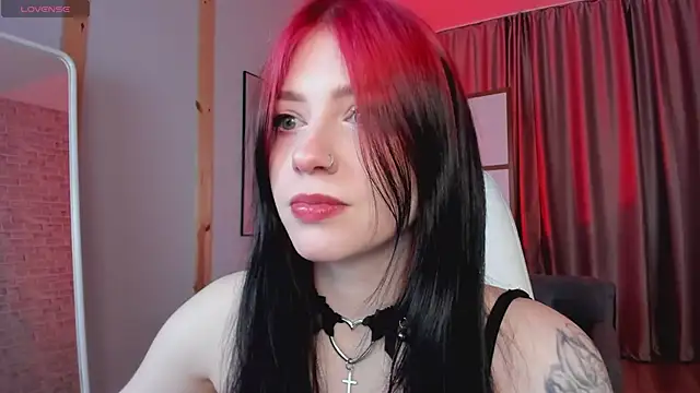 Snapshot of arielabradberry chatting on 02.11.25 arielabradberry online show from 02.11.25