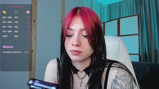 Snapshot of arielabradberry chatting on 02.11.25 arielabradberry online show from 02.11.25