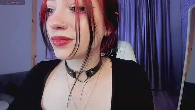 Snapshot of arielabradberry chatting on 03.04.25 arielabradberry online show from 03.04.25