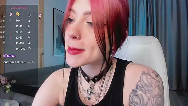 Snapshot of arielabradberry chatting on 03.19.25 arielabradberry online show from 03.19.25