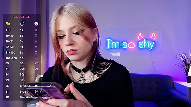 Snapshot of arielabradberry chatting on 10.16.25 arielabradberry online show from 10.16.25