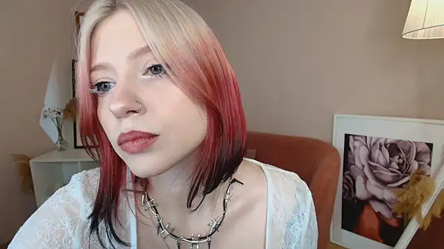 Snapshot of arielabradberry chatting on 11.27.25 arielabradberry online show from 11.27.25