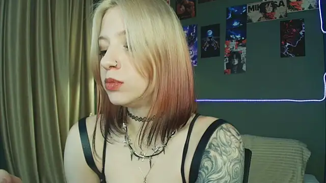 Snapshot of arielabradberry chatting on 01.12.26 arielabradberry online show from 01.12.26