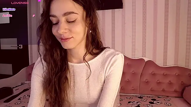 Snapshot of AliceNikke chatting on 12.15.24 AliceNikke online show from 12.15.24