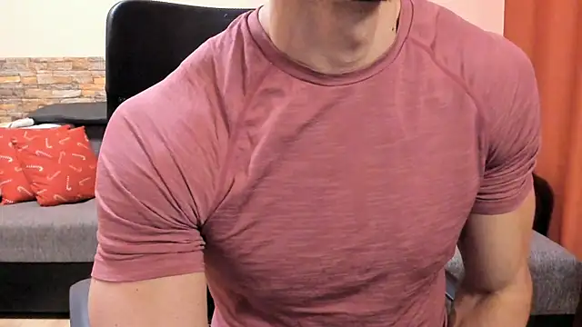 Snapshot of HotHunkTrainer chatting on 02.08.26 HotHunkTrainer online show from 02.08.26