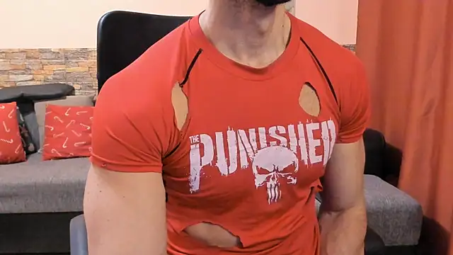 Snapshot of HotHunkTrainer chatting on 02.11.26 HotHunkTrainer online show from 02.11.26