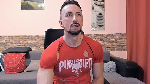 Snapshot of HotHunkTrainer chatting on 02.15.26 HotHunkTrainer online show from 02.15.26