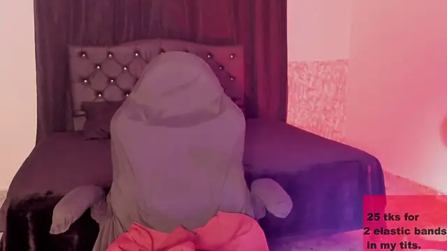 Foxy Slave online show from 11.13.25