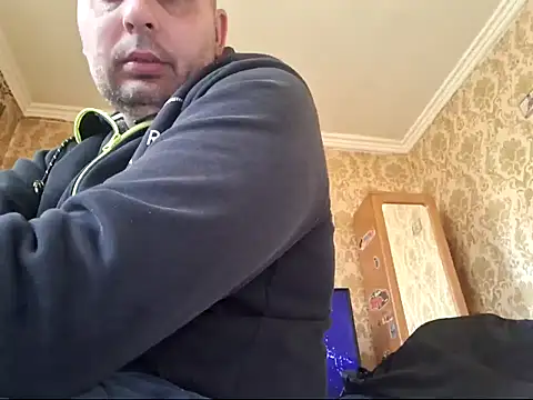 Snapshot of Basszos88i chatting on 12.17.24 Basszos88i online show from 12.17.24