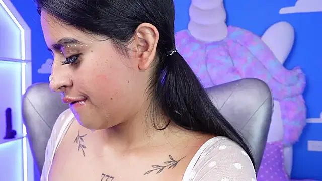 miss romyna online show from 01.31.25