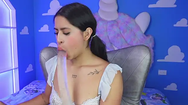 miss romyna online show from 11.18.25