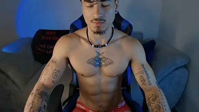 Snapshot of Thomas_Fit1 chatting on 07.17.26 Thomas Fit1 online show from 07.17.26