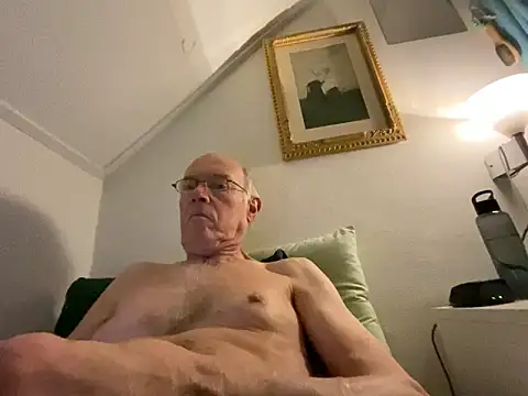 Snapshot of martxxxxx chatting on 02.22.25 martxxxxx online show from 02.22.25