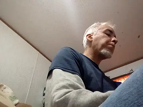 Xoc8  online show from 11.02.25