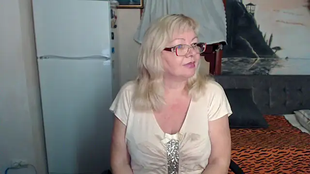 EvelynLoveShy online show from 10.09.25