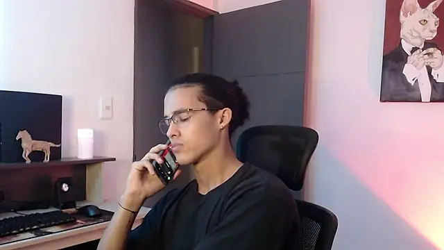 Snapshot of alejo_x3 chatting on 01.19.25 alejo x3 online show from 01.19.25