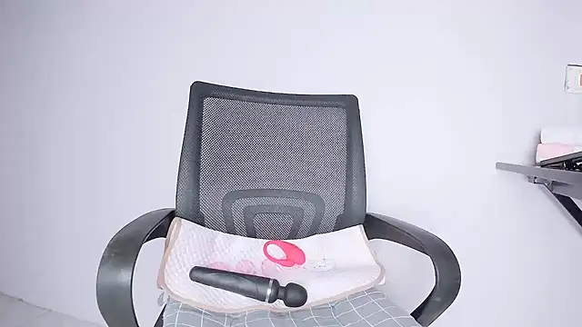 Baenee online show from 01.11.25