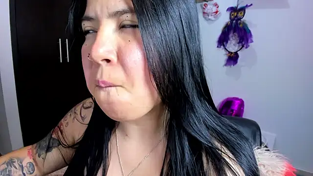 AilynRed online show from 02.18.25