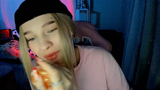 Ledy WWWII online show from 12.18.24