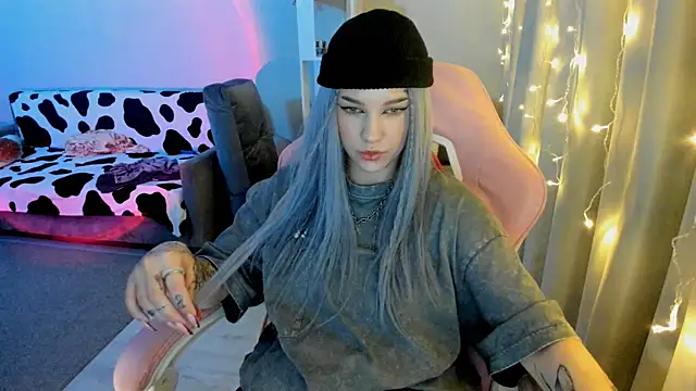 Ledy WWWII online show from 12.21.24