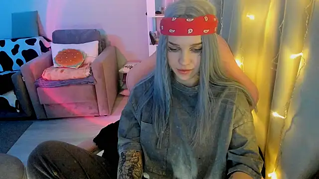 Ledy WWWII online show from 01.19.25