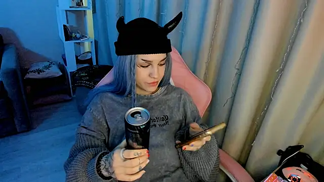 Ledy WWWII online show from 01.22.25