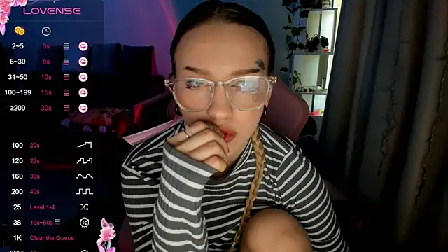 Ledy WWWII online show from 02.11.25