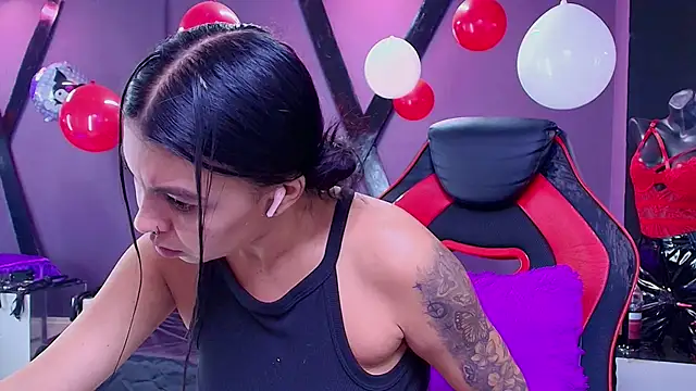 Juliet Nasty online show from 02.17.25