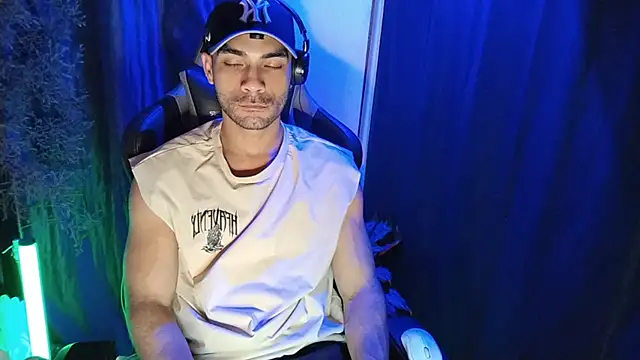 sexyboycolombi4 online show from 03.15.25