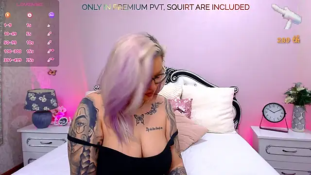 Snapshot of FoxxyClarise chatting on 02.19.26 FoxxyClarise online show from 02.19.26