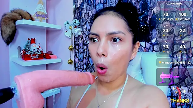 Snapshot of evelinn_belen chatting on 11.28.25 evelinn belen online show from 11.28.25