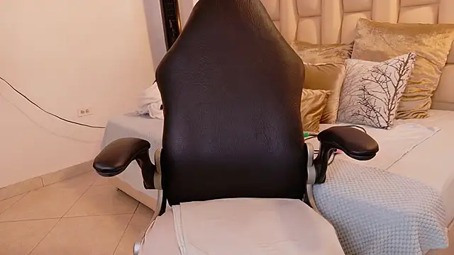 lia mariana online show from 10.20.25