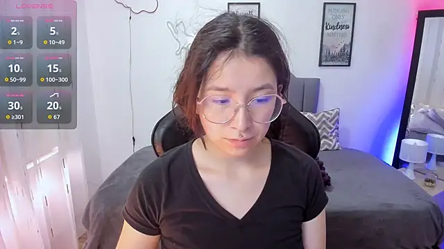 Amy joones online show from 10.10.25