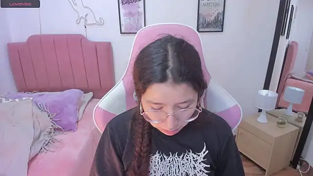 Amy joones online show from 11.21.25