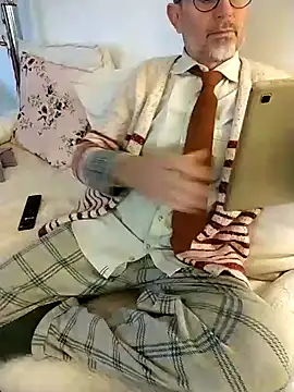 Snapshot of MadProfessor chatting on 12.18.24 MadProfessor online show from 12.18.24