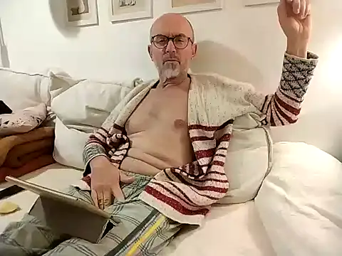 Snapshot of MadProfessor chatting on 12.20.24 MadProfessor online show from 12.20.24