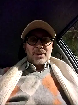 Snapshot of MadProfessor chatting on 03.03.25 MadProfessor online show from 03.03.25