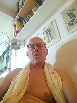 Snapshot of MadProfessor chatting on 09.17.25 MadProfessor online show from 09.17.25