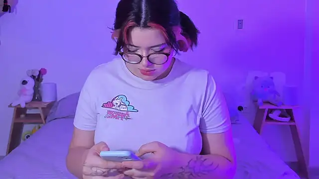 Snapshot of Gaby_Danna chatting on 02.20.25 Gaby Danna online show from 02.20.25