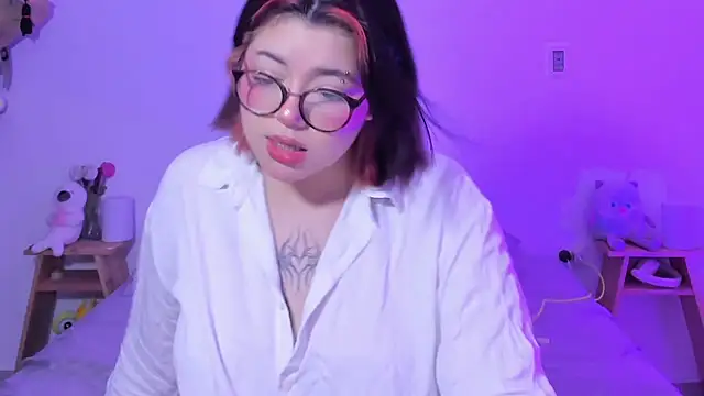 Snapshot of Gaby_Danna chatting on 02.21.25 Gaby Danna online show from 02.21.25