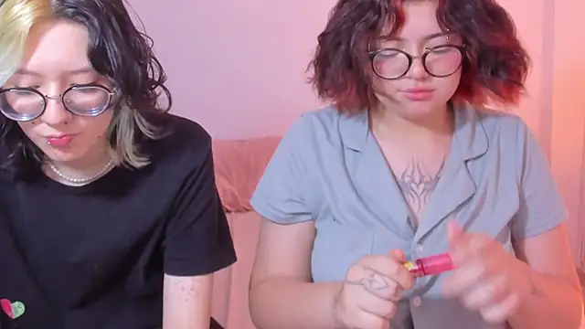 Snapshot of Gaby_Danna chatting on 02.25.25 Gaby Danna online show from 02.25.25