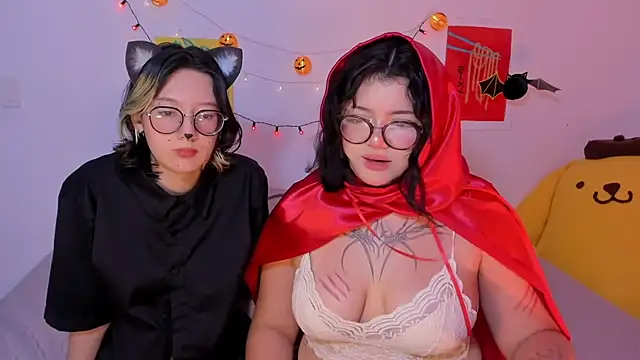 Snapshot of Gaby_Danna chatting on 10.30.25 Gaby Danna online show from 10.30.25