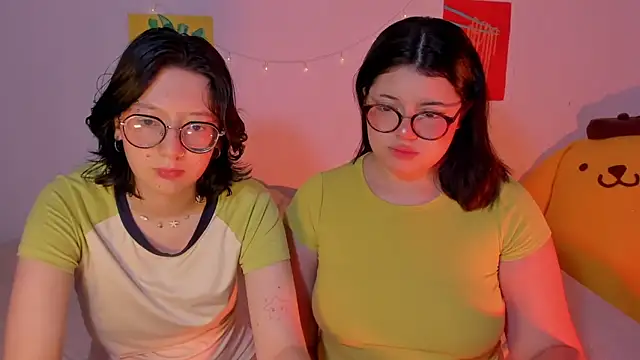 Snapshot of Gaby_Danna chatting on 11.15.25 Gaby Danna online show from 11.15.25