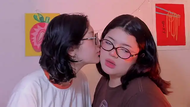 Snapshot of Gaby_Danna chatting on 11.23.25 Gaby Danna online show from 11.23.25