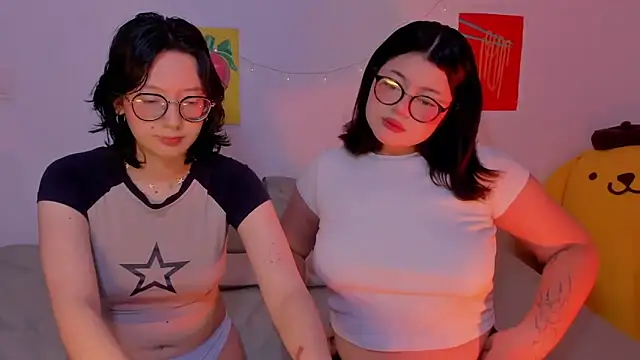 Snapshot of Gaby_Danna chatting on 11.25.25 Gaby Danna online show from 11.25.25