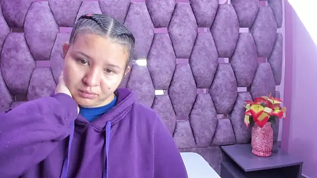 Snapshot of AlaSmith chatting on 10.15.25 AlaSmith online show from 10.15.25