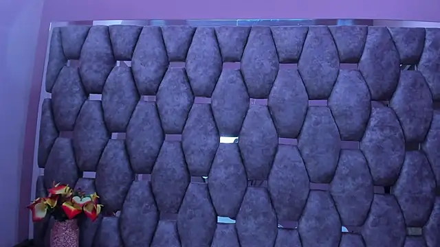 Snapshot of AlaSmith chatting on 11.16.25 AlaSmith online show from 11.16.25