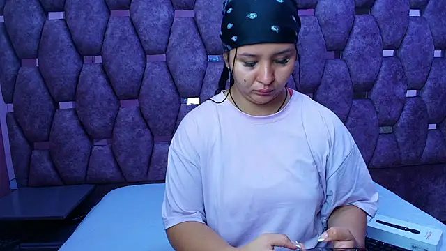 Snapshot of AlaSmith chatting on 01.14.26 AlaSmith online show from 01.14.26